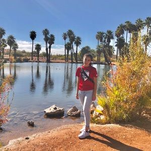 Meet your Posher, Layla